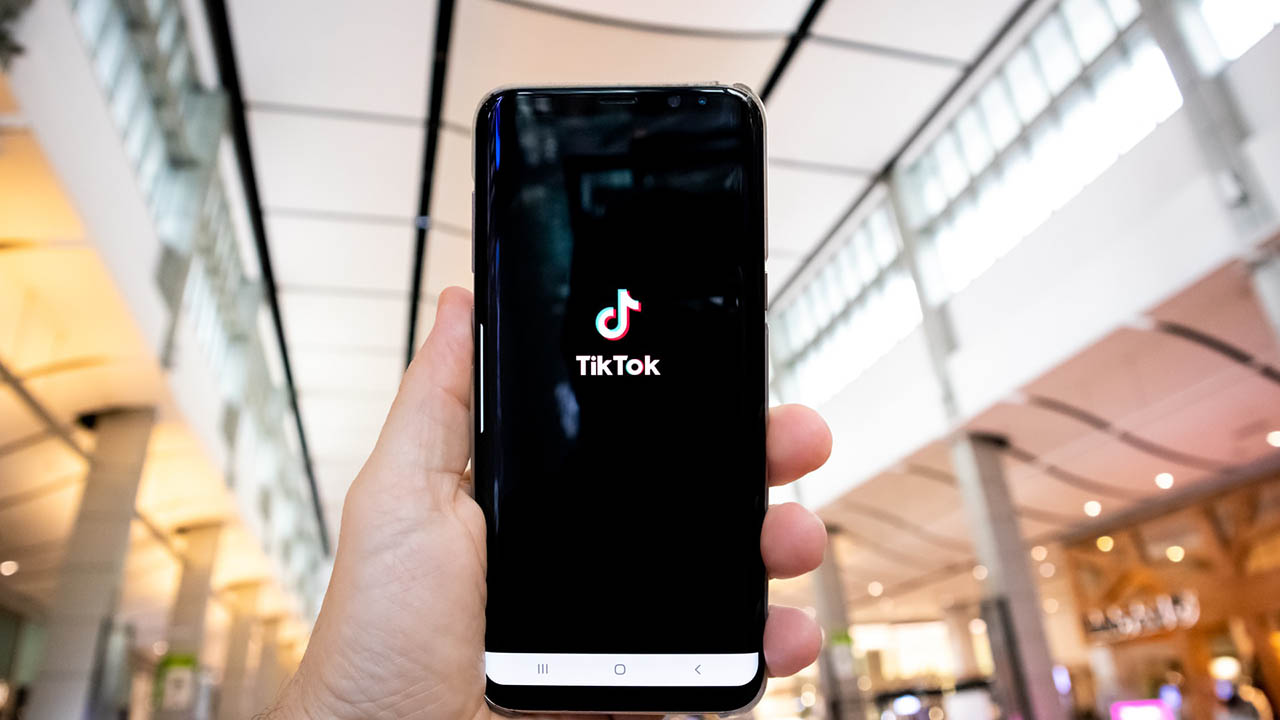 Make Awesome Memory Slideshow using Tiktok